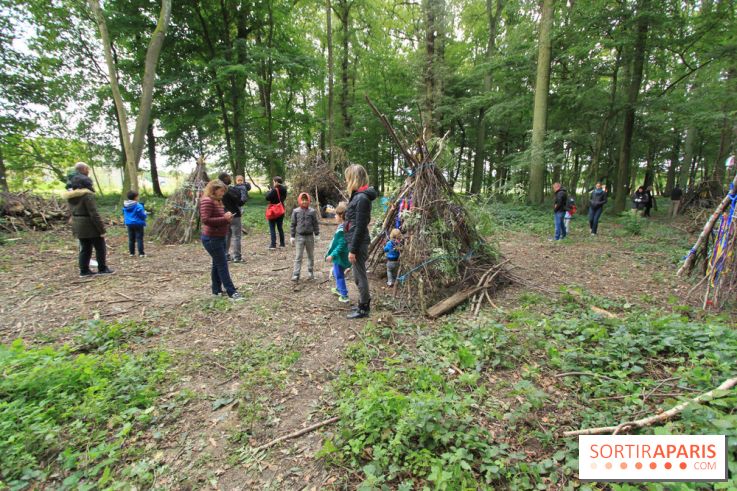 Construction de cabanes au Villages Nature
