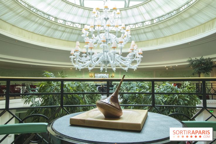 Bûche de Noël toupie du Shangri-La Paris 2017