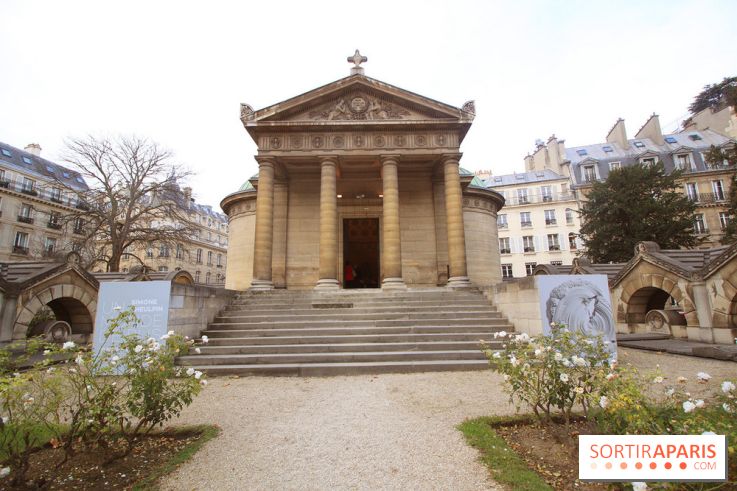 Un monde de plis à la chapelle Expiatoire