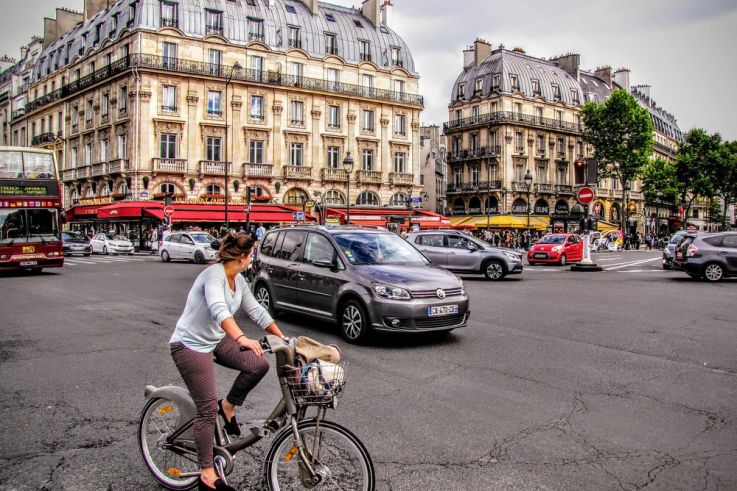 Coronavirus : des boulevards bientôt transformés en pistes cyclables à Paris ? 