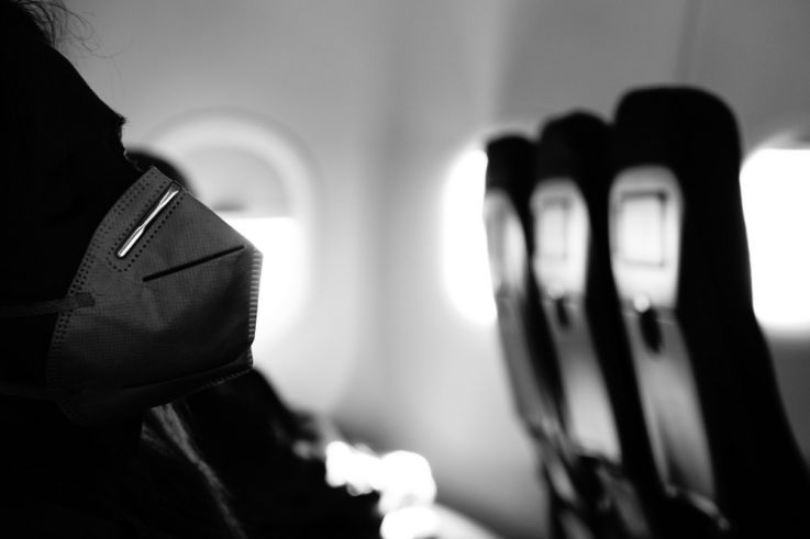 Coronavirus : en avion, seul le masque chirurgical à usage unique est autorisé