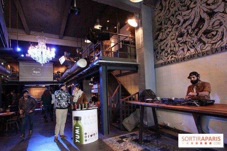 La finale de la Ligue des Champions PSG-Bayern au Café de la Presse, écran géant 