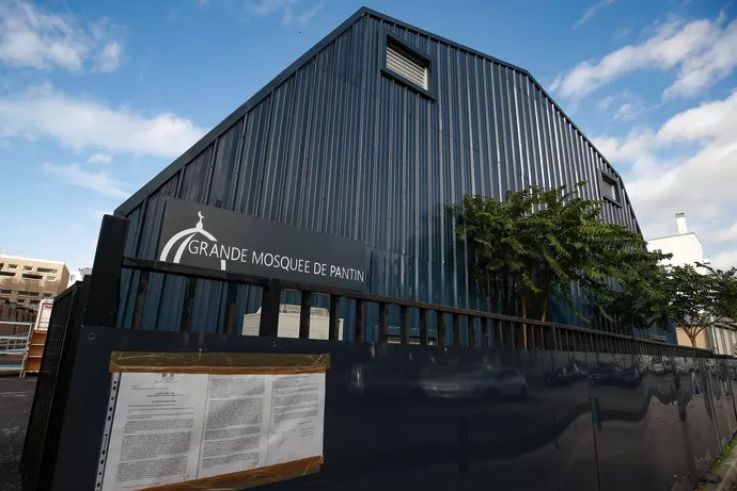 Séparatisme : Gérald Darmanin annonce une "action massive" de contrôle sur 76 mosquées 