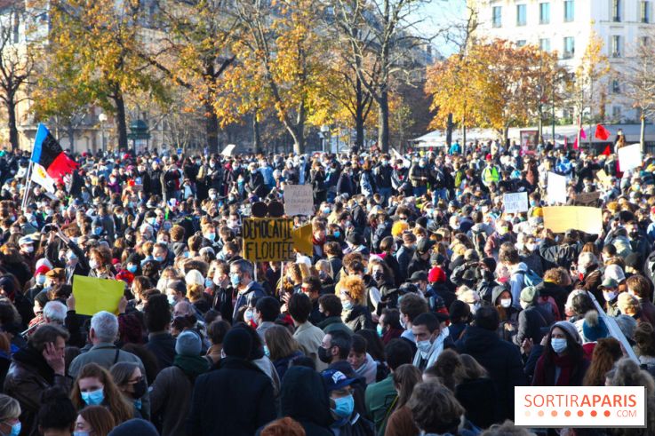 Manifestation pour les libertés place du Palais-Royal à Paris ce samedi 23 janvier 2021