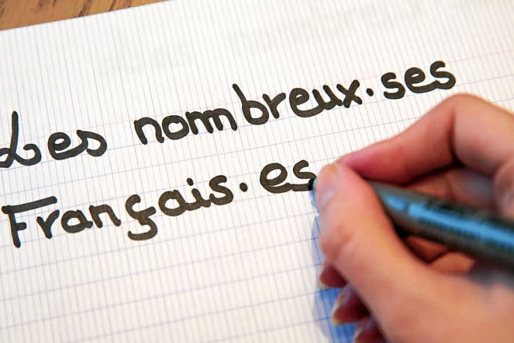 Ecriture inclusive : l'Éducation nationale proscrit officiellement la pratique
