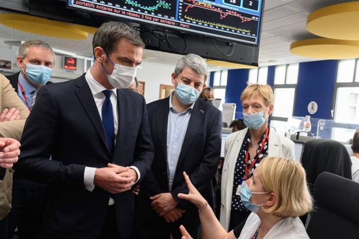 Covid : nouveau record de vaccination, 700 000 personnes en 24h selon Véran