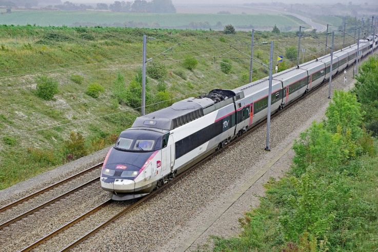SNCF : retards sur la ligne TGV Paris-Marseille après un incendie volontaire de câbles électriques