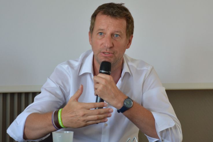Présidentielle 2022 : Yannick Jadot officialise sa candidature à la primaire écologiste 