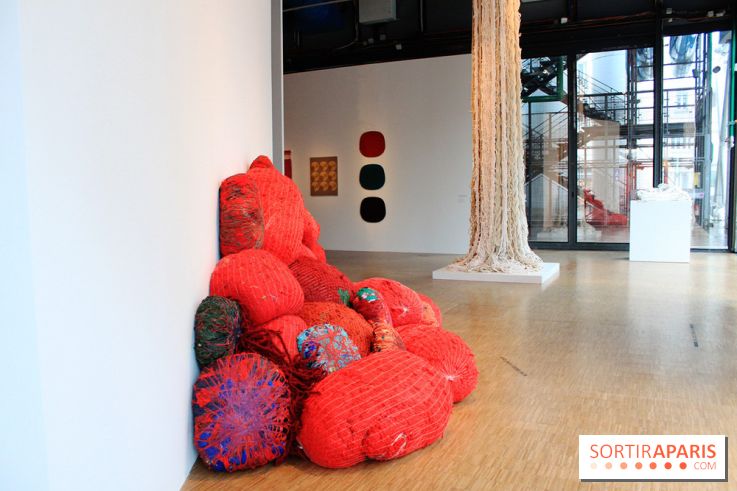 Sheila Hicks, Rempart au Centre Pompidou : les photos de l'exposition