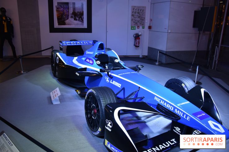 Renault Sport ouvre un corner Food sur les Champs Elysées