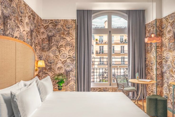 Miss Fuller, l'hôtel face à l'Arc de Triomphe