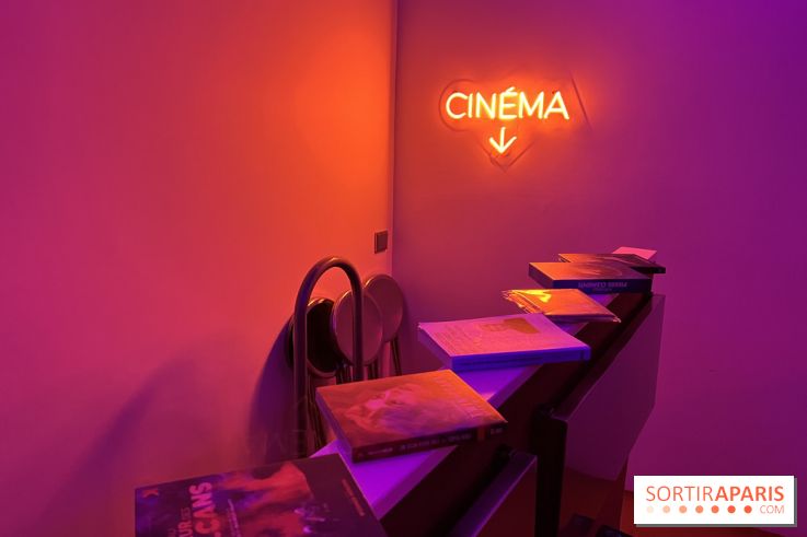 Insolite : Out of the blue, le bar-cinéma qui mixe vins nature et courts-métrages d'auteur à Paris