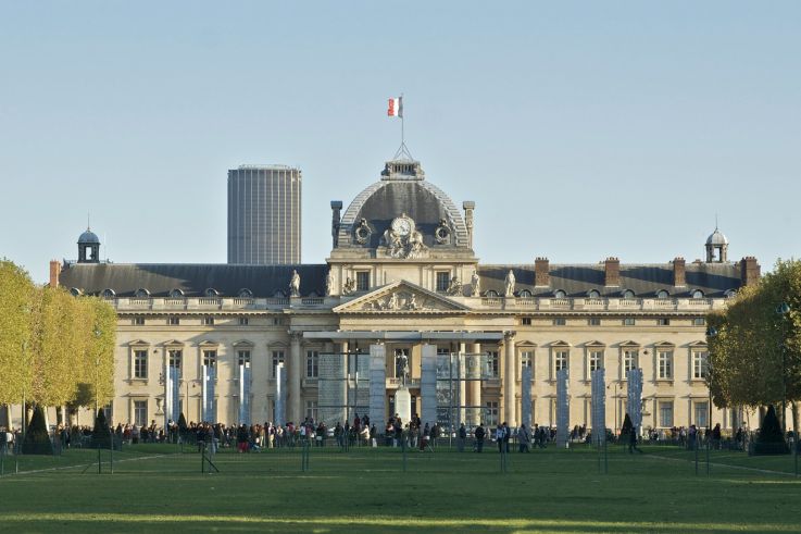 Peut-on visiter l'Ecole Militaire de Paris, le lieu où se forme toujours l'élite de l'armée ?