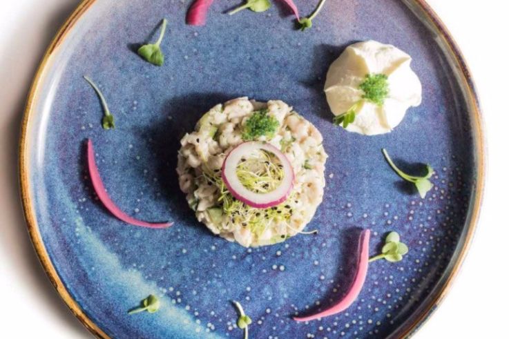 La recette du tartare de daurade de Julien Conca, chef de la Brasserie Là-Haut