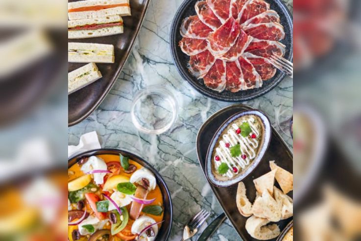 Social Food, la nouvelle offre du Drugstore by Eric Frechon, en livraison et à emporter