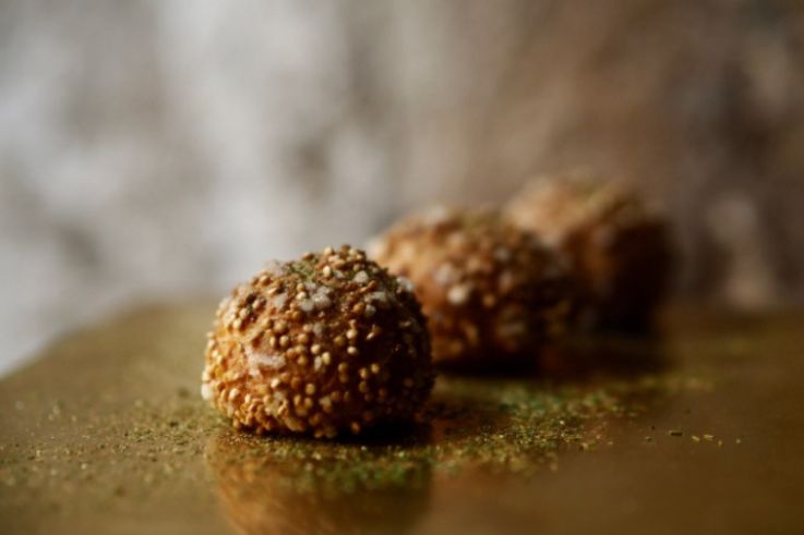 Pâtisseries chics et cocktails en pairing au Syndicat