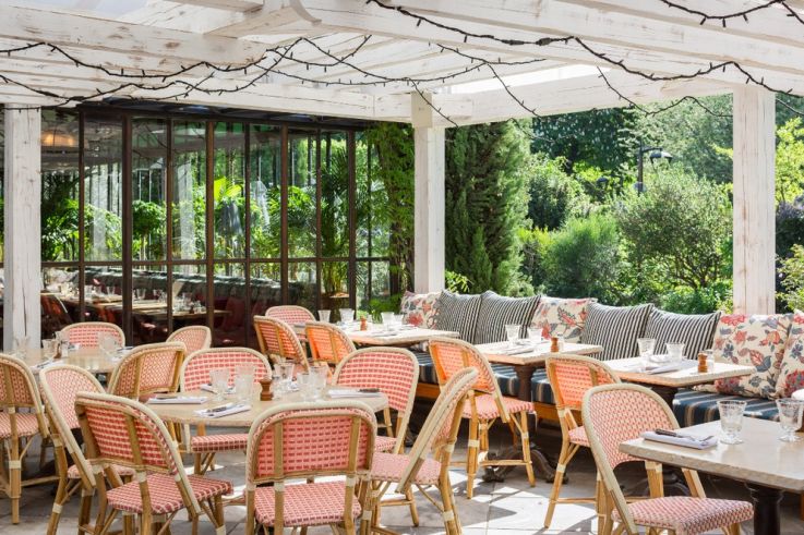 Le restaurant-bar L'île dévoile la plus grande terrasse de l'Ouest Parisien 