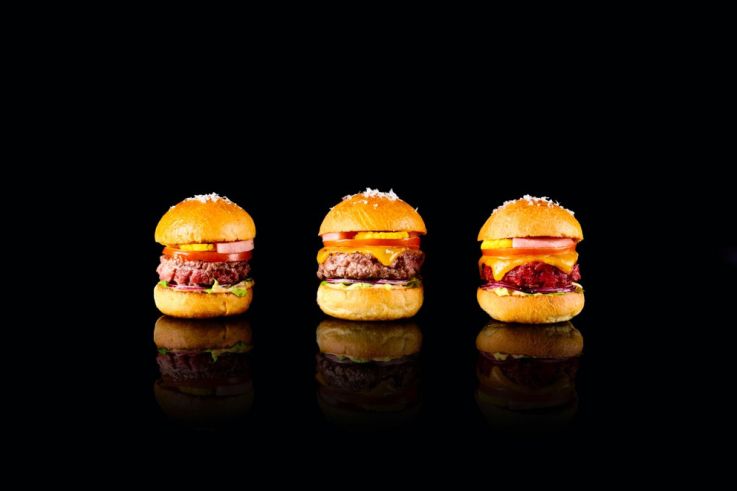 Le Chef Akrame Benallal ouvre Vivanda Burger à Paris