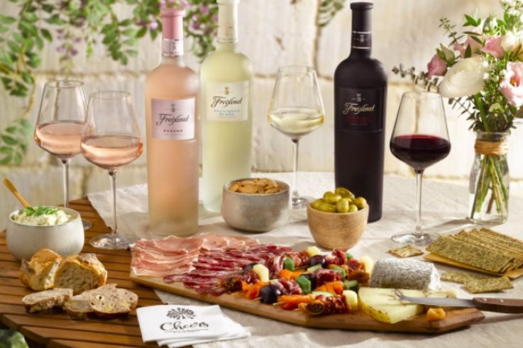 Les nouveaux paniers apéro de Freixenet x Cheers pour l'été 2021