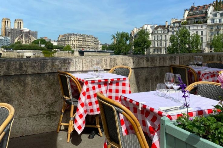 La Rôtisserie d'Argent dévoile sa terrasse, sur le pont de la Tournelle