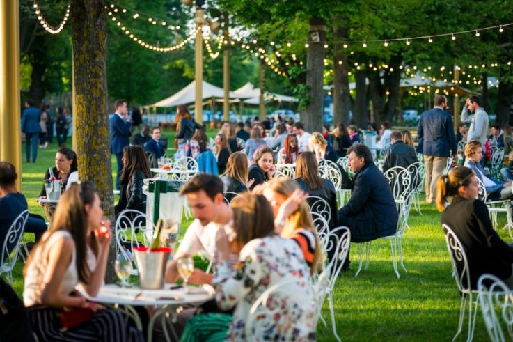 Le Petit Pré est de retour à l'Hippodrome de Longchamp, pour un apéro les pieds dans l'herbe