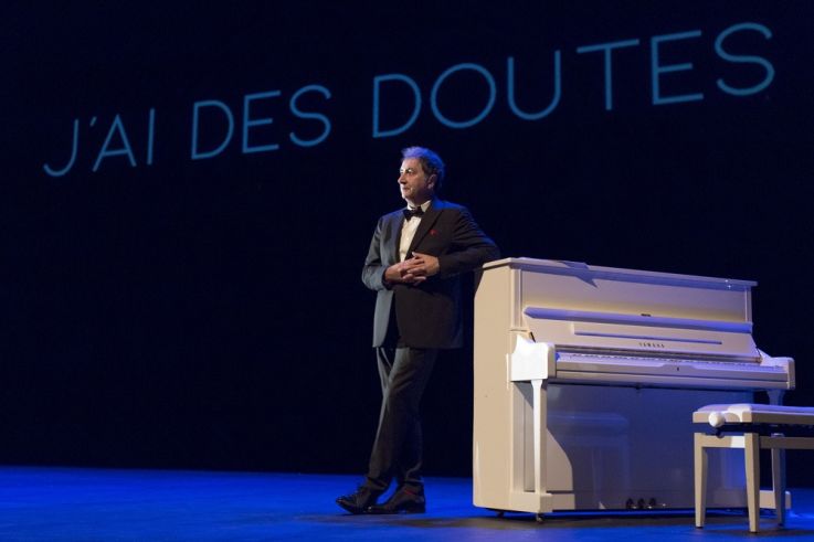 Raymond Devos revisité par François Morel au Rond-Point : J'ai des doutes