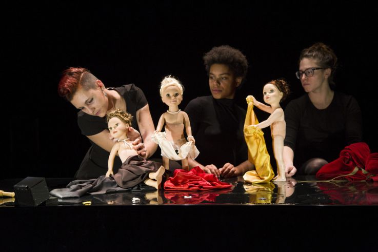 Gaëlle Bourges se lance dans le spectacle pour enfants : Le Bain 