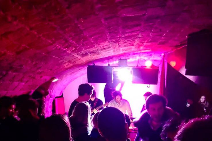 Mala Club : le speakeasy caché du 9ème