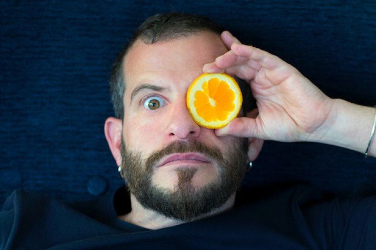 C'est compliqué : le seul en scène de Fabrice Petithuguenin