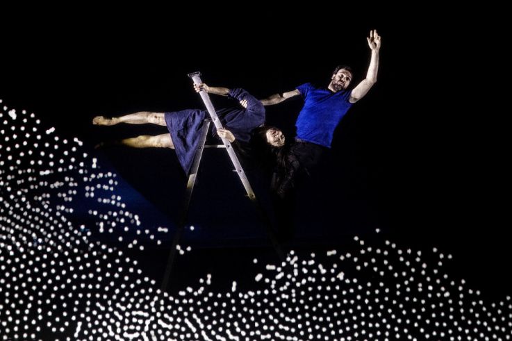 Aqua Alta la création poétique d’Adrien M & Claire B à Chaillot