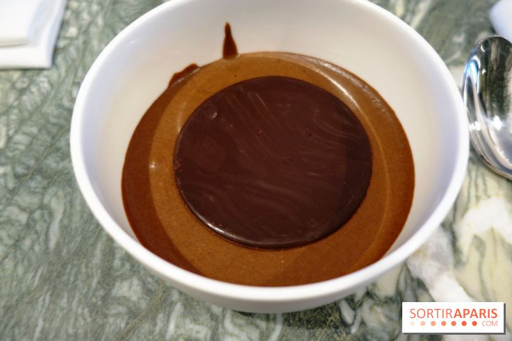 Zebra par Alexandre Giesbert et Julien Ross dans le 16e à Paris