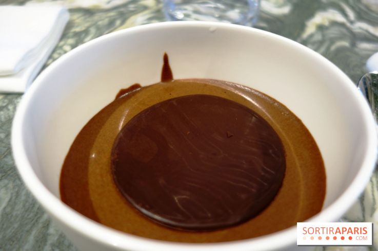 Zebra par Alexandre Giesbert et Julien Ross dans le 16e à Paris