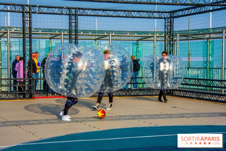 Animation de Bubble Foot sur la Tour Montparnasse