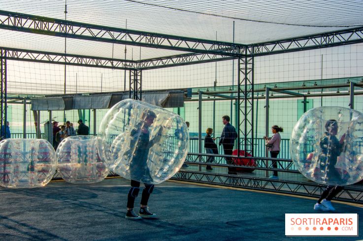 Animation de Bubble Foot sur la Tour Montparnasse