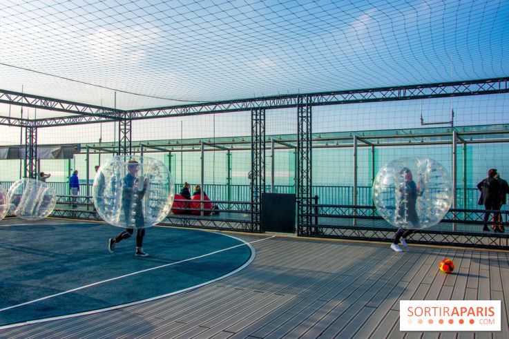 Animation de Bubble Foot sur la Tour Montparnasse