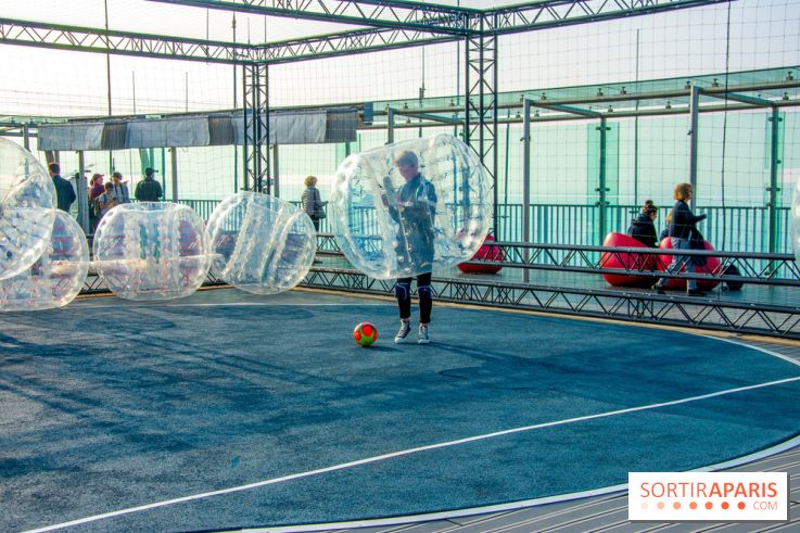 Animation de Bubble Foot sur la Tour Montparnasse