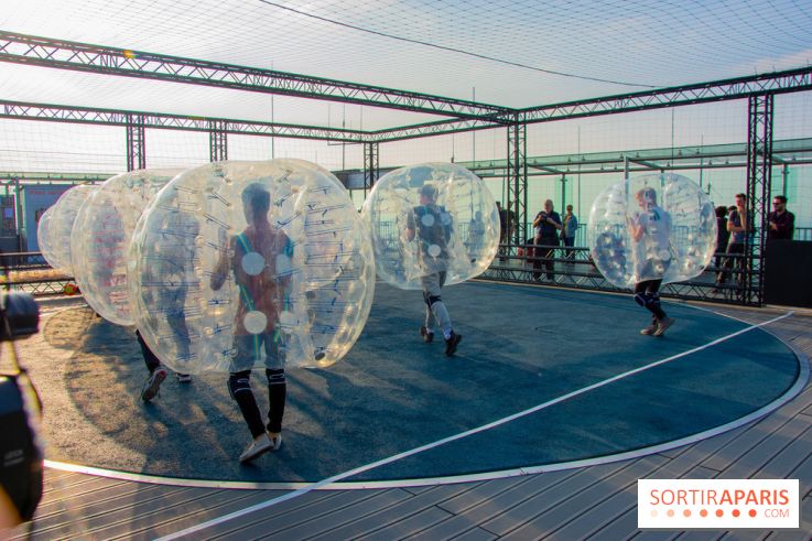 Animation de Bubble Foot sur la Tour Montparnasse