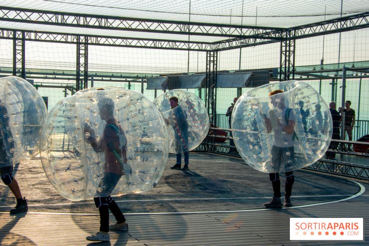 Animation de Bubble Foot sur la Tour Montparnasse