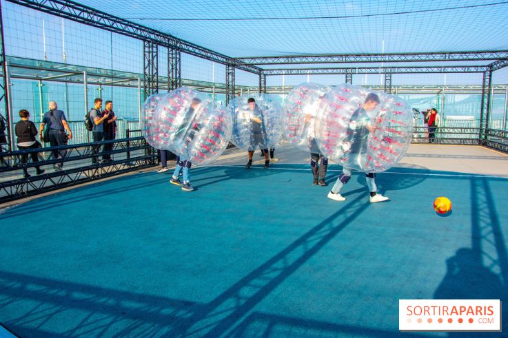 Animation de Bubble Foot sur la Tour Montparnasse