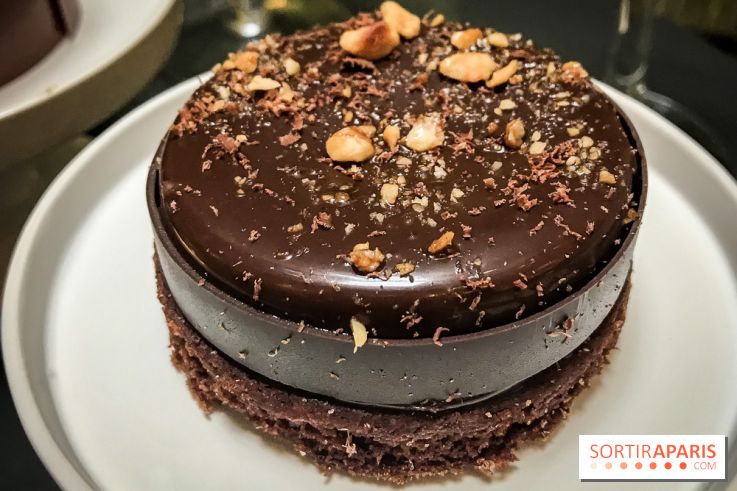 Tea-time Hotel Duo by Kevin Lacote