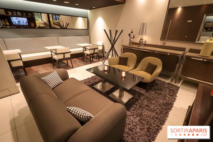 Tea-time Hotel Duo by Kevin Lacote