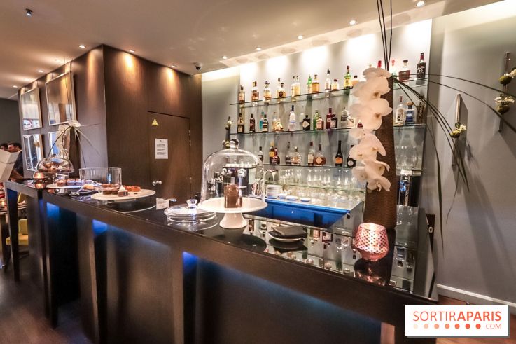 Tea-time Hotel Duo by Kevin Lacote