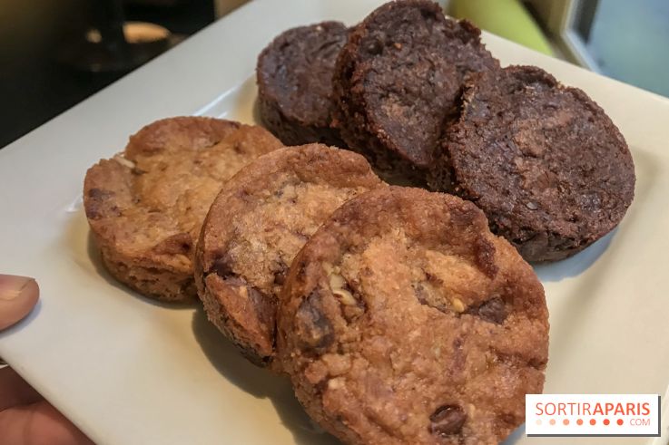 Tea-time Hotel Duo by Kevin Lacote