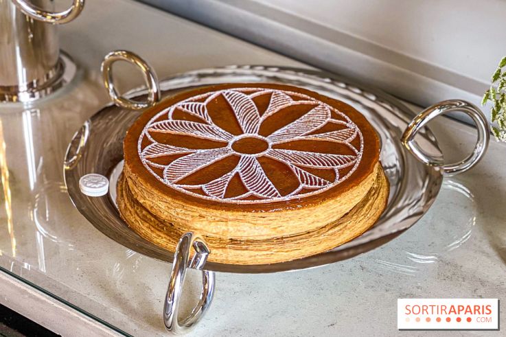Amande, Vanille & Praliné Spéculoos la galette des rois 2026 de Matthieu Carlin à l'Hôtel de Crillon