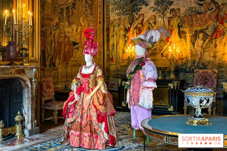 Une exposition de costumes de scène conçus par Christian Lacroix au château de Fontainebleau