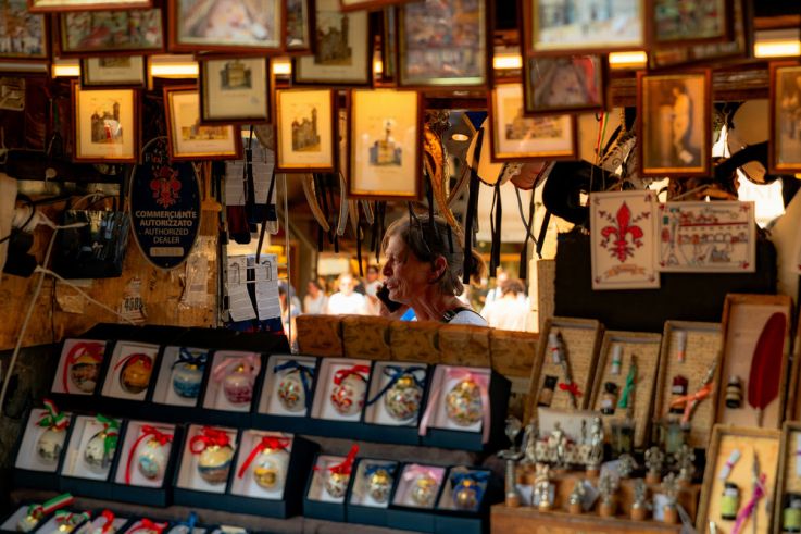 Les marchés nocturnes de Paris et d'Île-de-France, entre produits frais et créations artisanales