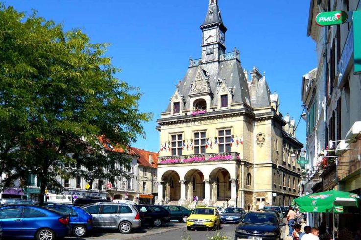 Marché nocturne de La Ferté-sous-Jouarre (77) : une virée entre artisanat et gourmandises - la date