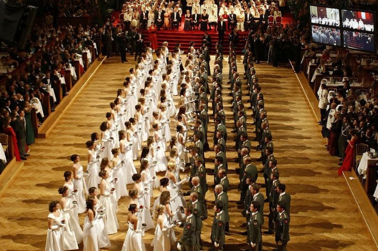 Bal des Parisiennes 2018 : un vrai bal viennois à l'Hôtel Intercontinental Paris Le Grand