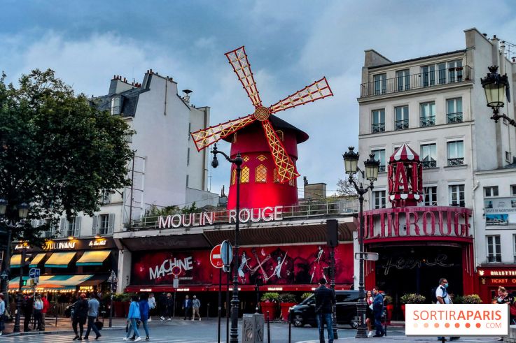 Paris Moulin Rouge Cabaret Show with Premium Seating & Champagne 2023