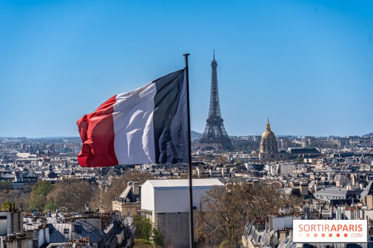 visuel Paris visuel  -  France - Tour Eiffel - drapeau